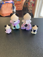 Load image into Gallery viewer, Sylvanian Families Panda Family
