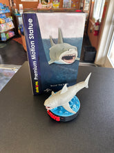 Load image into Gallery viewer, Factory Entertainment Shakems Jaws Premium Motion Statue Bruce the Shark

