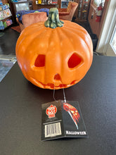 Load image into Gallery viewer, TOTS HALLOWEEN LIGHT UP PUMPKIN
