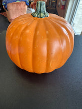 Load image into Gallery viewer, TOTS HALLOWEEN LIGHT UP PUMPKIN
