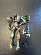 Load image into Gallery viewer, McFarlane Toys WarHammer 40,000 Necron Warrior Preowned Figure
