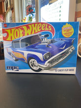 Load image into Gallery viewer, HOT WHEELS mpc ‘57 Chevy Sedan Flip-Nose Model Kit
