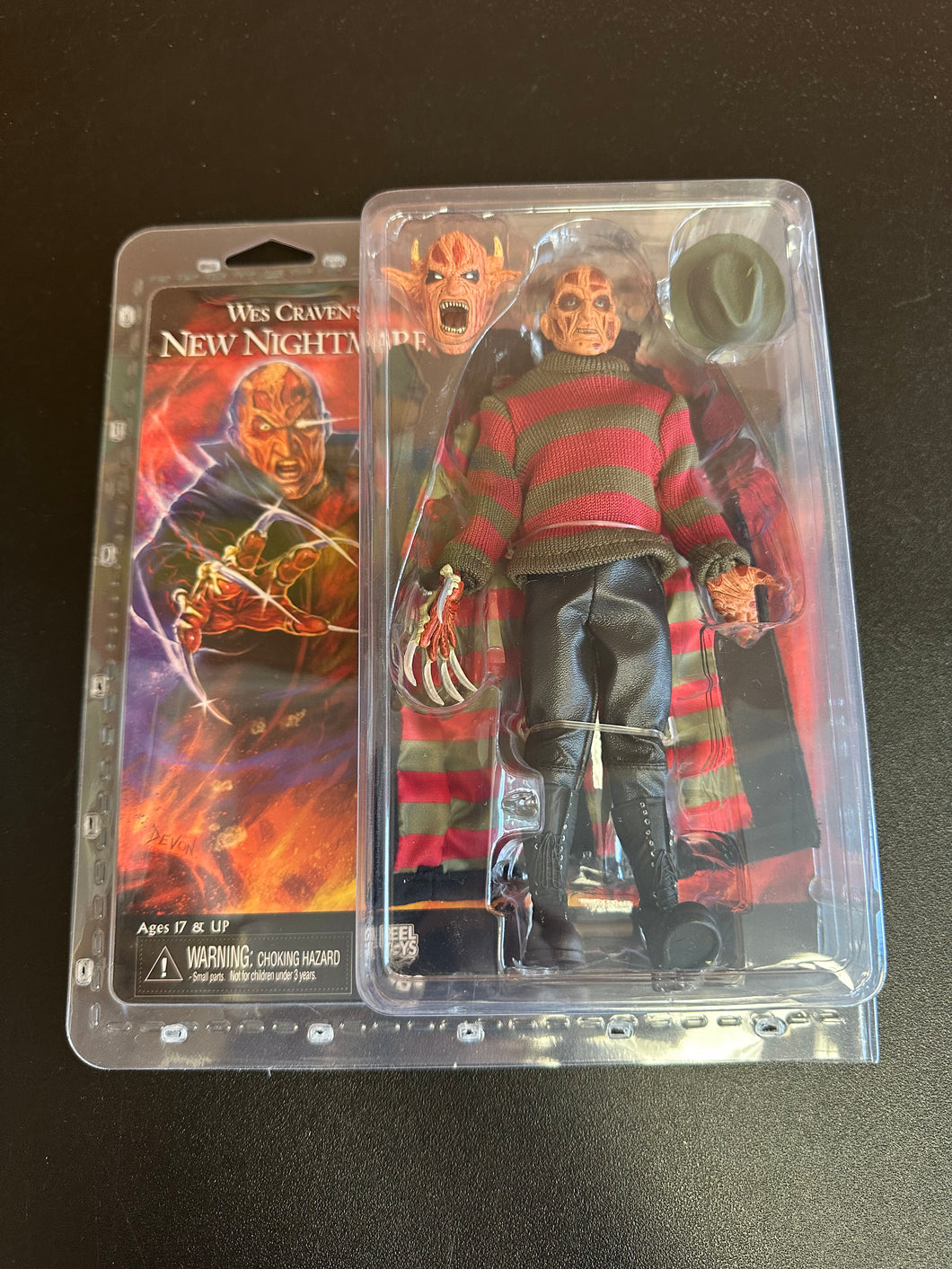 NECA WES CRAVEN’S NEW NIGHTMARE FREDDY KRUEGER CLOTHED FIGURE