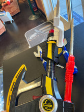 Load image into Gallery viewer, Bandai MMPR Power Blaster 5 Weapons in 1 (missing yellow daggers)-(broken trigger)
