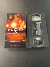 Load image into Gallery viewer, Signs Mel Gibson [VHS] PREOWNED
