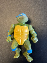 Load image into Gallery viewer, Playmates 1988 TMNT Hard Head Leonardo
