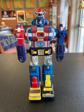 Load image into Gallery viewer, Bandai 1982 Voltron 1 Warrior Deluxe Set (incomplete)
