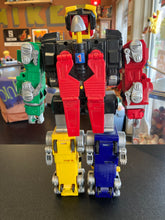 Load image into Gallery viewer, Bandai 1998 MMPR Voltron Lionforce (broken red lion hand)
