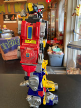 Load image into Gallery viewer, Bandai 1998 MMPR Voltron Lionforce (broken red lion hand)
