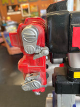 Load image into Gallery viewer, Bandai 1998 MMPR Voltron Lionforce (broken red lion hand)

