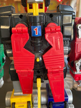 Load image into Gallery viewer, Bandai 1998 MMPR Voltron Lionforce (broken red lion hand)
