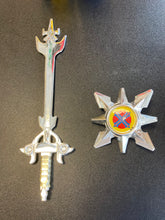 Load image into Gallery viewer, Bandai 1998 MMPR Voltron Lionforce (broken red lion hand)
