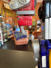 Load image into Gallery viewer, Bandai 1998 MMPR Voltron Lionforce (broken red lion hand)
