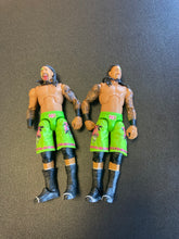 Load image into Gallery viewer, WWE Elite Series 31 Usos Jimmy (broke hand an pocket decal) + Jey
