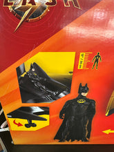 Load image into Gallery viewer, Spin Master DC The Flash Exclusive Target Batwing + Batman
