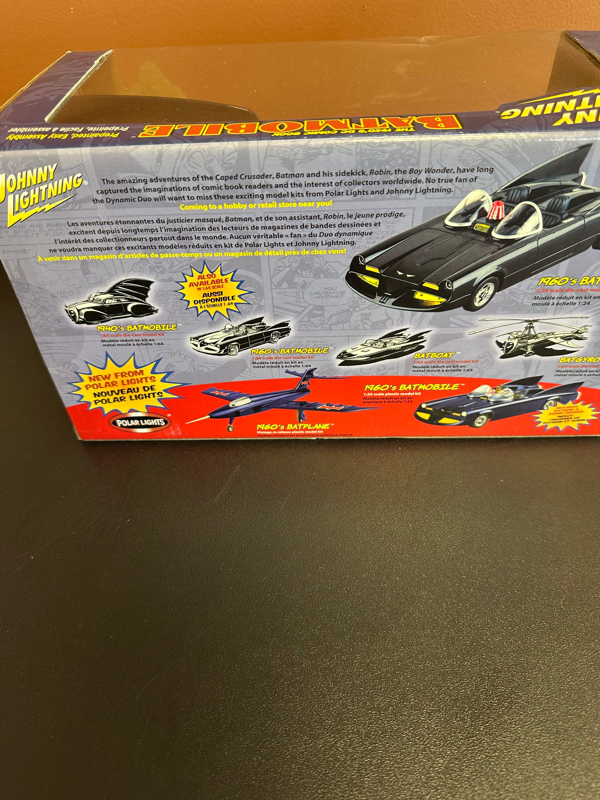 Johnny Lightning Batmobile 1:24 スケール Johnny Lightning 1960's Classic Comics BATMOBILE 1:24 Scale