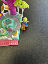 Load image into Gallery viewer, Bluebird Toys Polly Pocket 1994 Shady Tree
