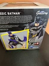 Load image into Gallery viewer, Diamond Select Gallary DC Classic Batman Gamestop Preowned
