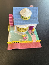Load image into Gallery viewer, Bluebird Toys Polly Pocket 1994 Grandma’s Cottage No GMA

