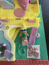 Load image into Gallery viewer, Bluebird Toys Polly Pocket 1993 Summer Pool House
