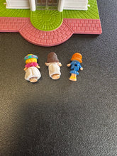 Load image into Gallery viewer, Bluebird Toys Polly Pocket 1994 Light Up Bridal Salon Incomplete
