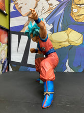 Load image into Gallery viewer, BANPRESTO DragonBall Super King Clustar Super Saiyan God Super Goku
