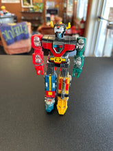 Load image into Gallery viewer, Bandai TOEI 1980’s Voltron Diecast Lionbot/GoLion LionForce 6” Figure
