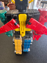 Load image into Gallery viewer, Bandai TOEI 1980’s Voltron Diecast Lionbot/GoLion LionForce 6” Figure
