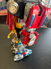 Load image into Gallery viewer, Bandai 1981 Y&amp;K Voltron Lionbot with Sword &amp; Shield No Hands
