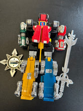 Load image into Gallery viewer, Bandai 1981 Y&amp;K Voltron Lionbot with Sword &amp; Shield No Hands
