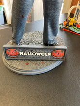 Load image into Gallery viewer, HCG HALLOWEEN Michael Myers Statue
