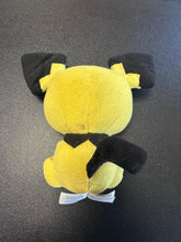 Load image into Gallery viewer, Tomy Pokémon 2018 Pichu 6” Preowned Plush

