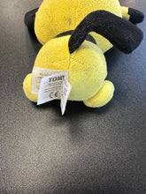 Load image into Gallery viewer, Tomy Pokémon 2018 Pichu 6” Preowned Plush
