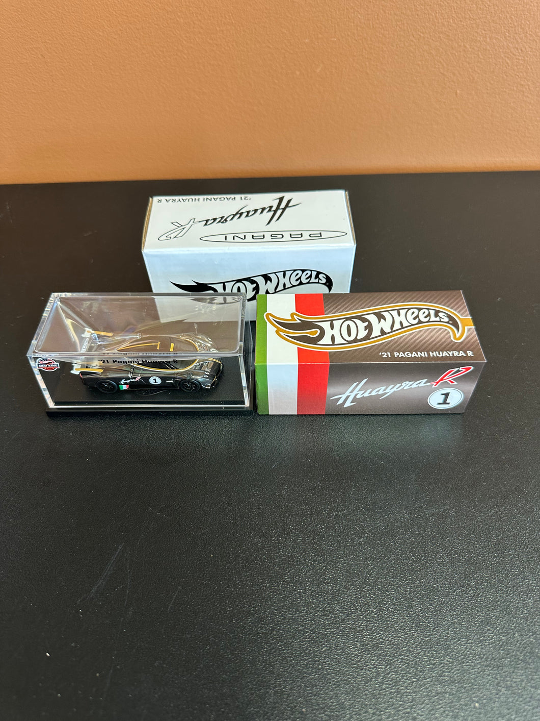Hot Wheels Redline Club ‘21 Pagani Huayra R 1:64