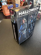 Load image into Gallery viewer, NECA HALLOWEEN ULTIMATE LAURIE STRODE FIGURE PREOWNED
