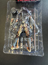 Load image into Gallery viewer, NECA ULTIMATE CITY HUNTER PREDATOR 2 FIGURE PREOWNED INCOMPLETE
