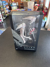 Load image into Gallery viewer, NECA ALIEN COVENANT NEOMORPH FIGURE PREOWNED
