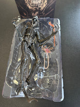 Load image into Gallery viewer, NECA ALIENS ULTIMATE EDITION FIGURE PREOWNED MISSING EGG
