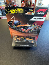 Load image into Gallery viewer, Hot Wheels Premium F1 McLaren Lando Norris #4 2025 1:64
