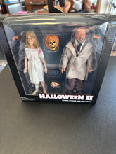 Load image into Gallery viewer, NECA Halloween II Laurie Strode &amp; Dr. Loomis Clothed Figures
