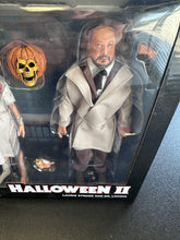 Load image into Gallery viewer, NECA Halloween II Laurie Strode &amp; Dr. Loomis Clothed Figures
