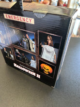 Load image into Gallery viewer, NECA Halloween II Laurie Strode &amp; Dr. Loomis Clothed Figures
