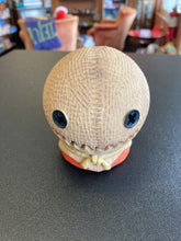 Load image into Gallery viewer, SPIRIT Trick ‘r Treat Light Up Mini Head Sam Masked
