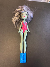 Load image into Gallery viewer, Mattel Monster High 2015 Cheerleader Frankie Stein
