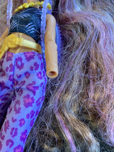 Load image into Gallery viewer, Monster High Clawdeen Wolf Count Fabulous Missing Hand
