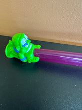 Load image into Gallery viewer, LJN Suckers Blow Dart Gun with 1 Dart Preowned
