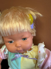 Load image into Gallery viewer, Tyco 1991 Ideal Nursery Twinkling Thumbelina Works!
