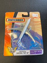Load image into Gallery viewer, MATCHBOX Sky Busters Continental Boeing 787-8
