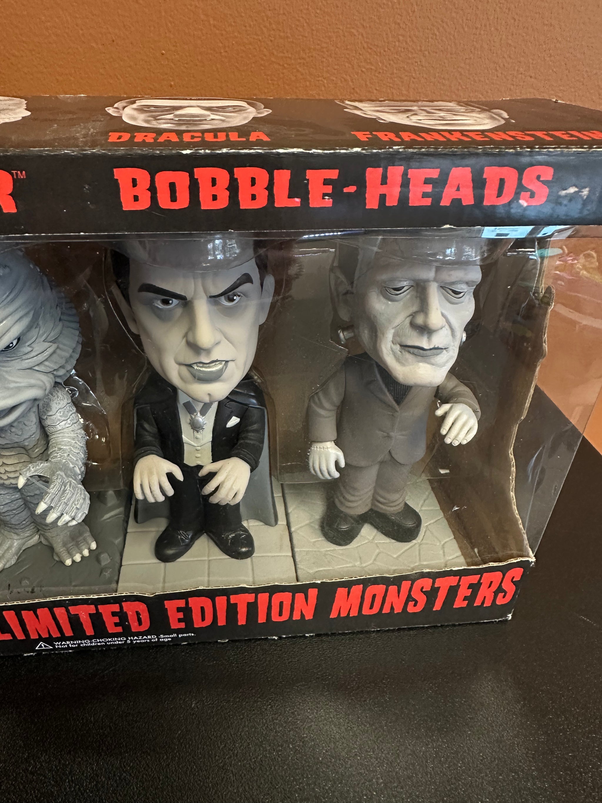 FUNKO wacky wobbler ボビングヘッド　ドラキュラ FUNKO WACKY WOBBLER BOBBLE-HEADS SILVER SCREEN LIMITED