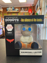 Load image into Gallery viewer, ROBOTS Knit Series The Silence Of The Lambs Hannibal Lecter 009 Vinyl Figure
